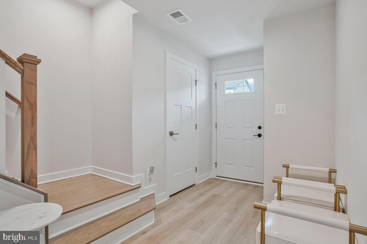 138 Summit Point Boulevard Property Photo 6