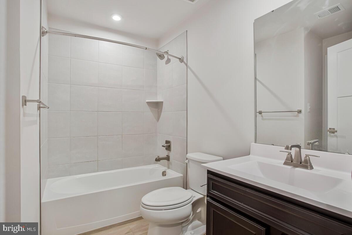138 Summit Point Boulevard Property Photo 8