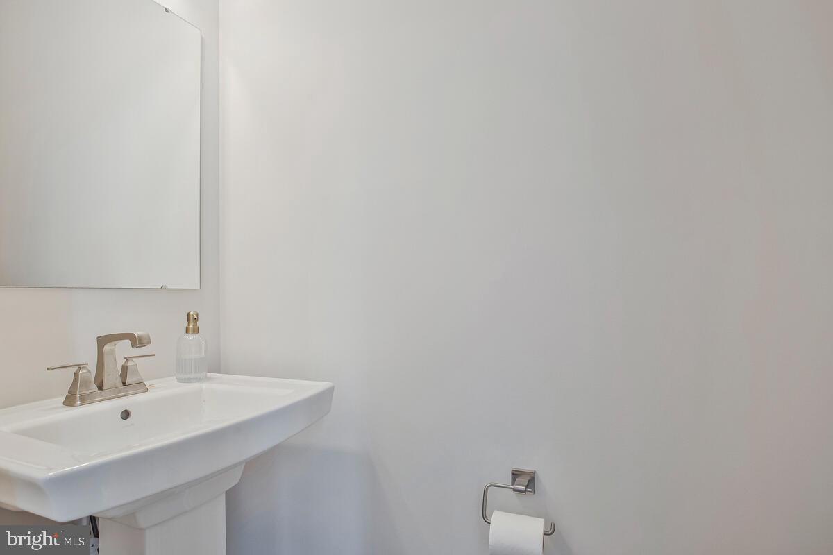 138 Summit Point Boulevard Property Photo 19