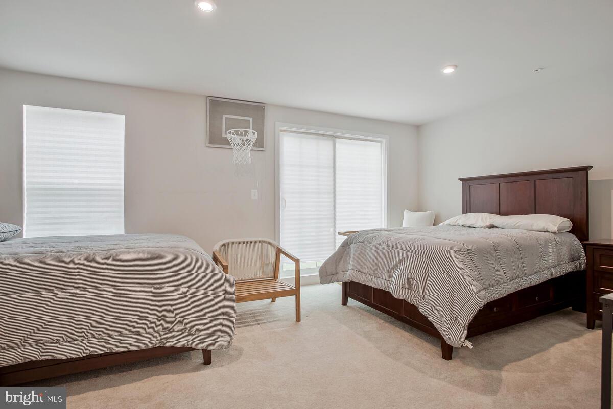 138 Summit Point Boulevard Property Photo 33