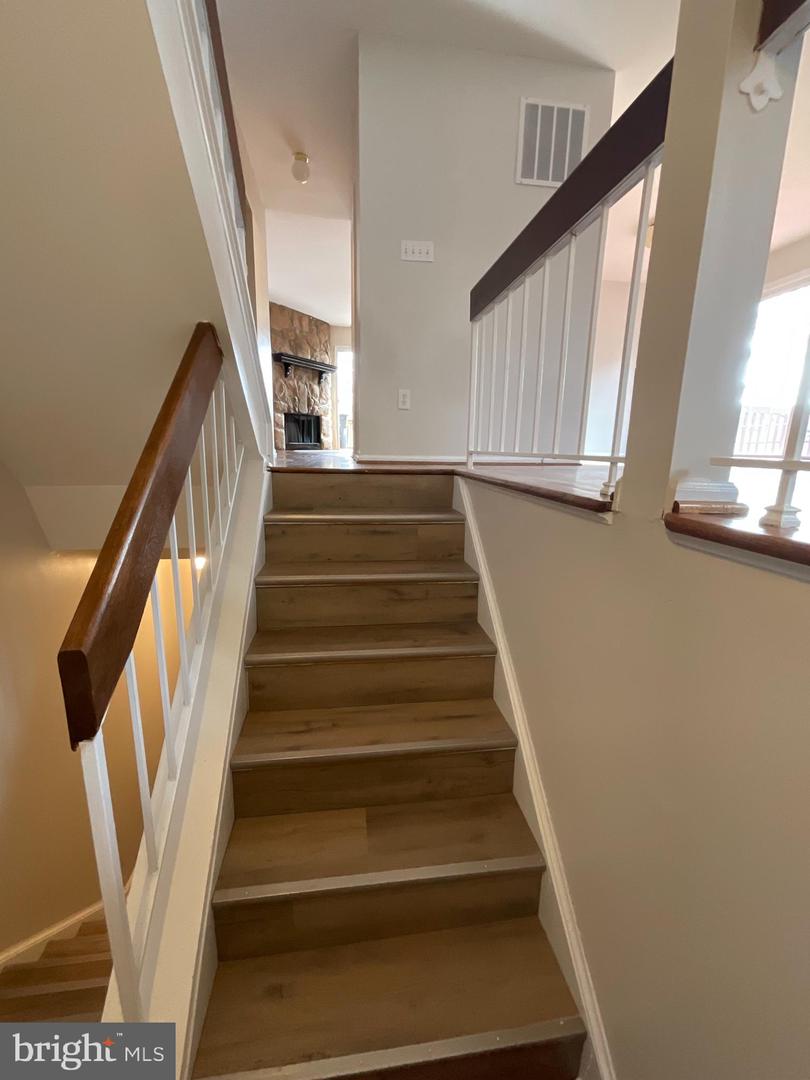 6901 Woodstream Ln Property Photo 2