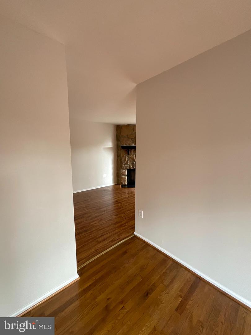 6901 Woodstream Ln Property Photo 8