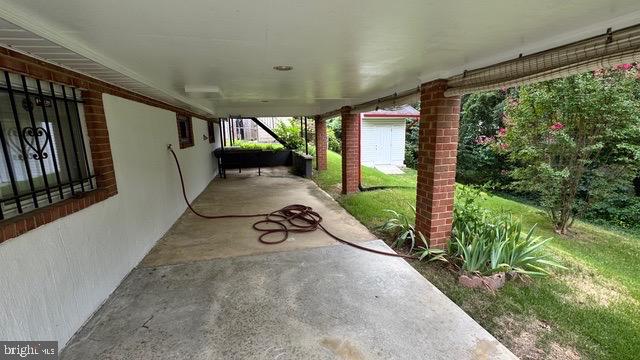 6905 Drylog St Property Photo 8