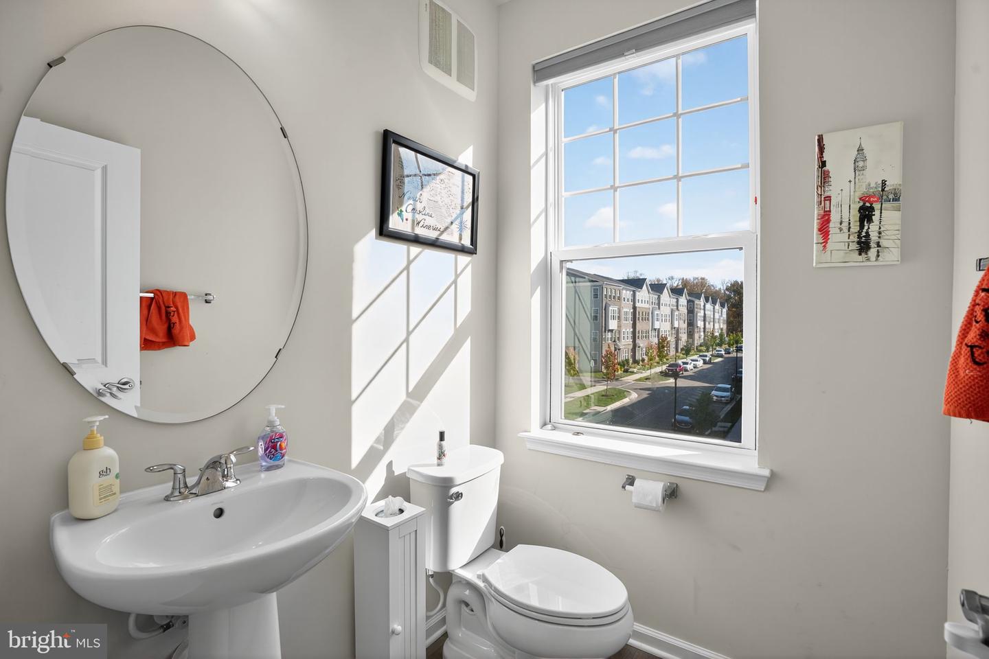 10410 John Glenn St Property Photo 11