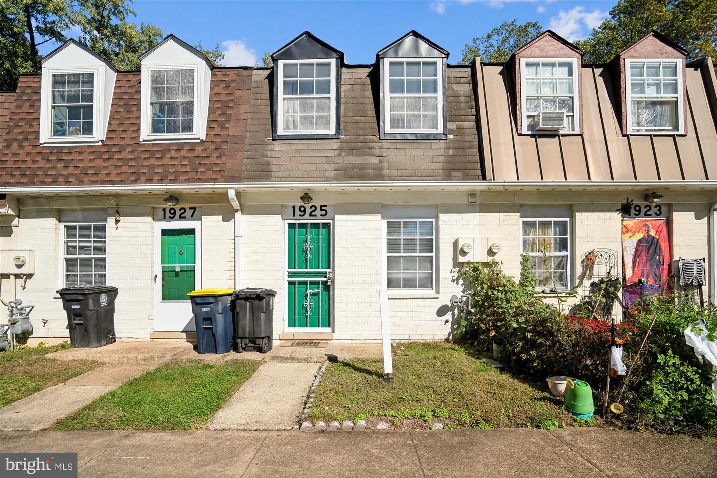 1925 Dutch Village Dr #i-242 Property Photo 1