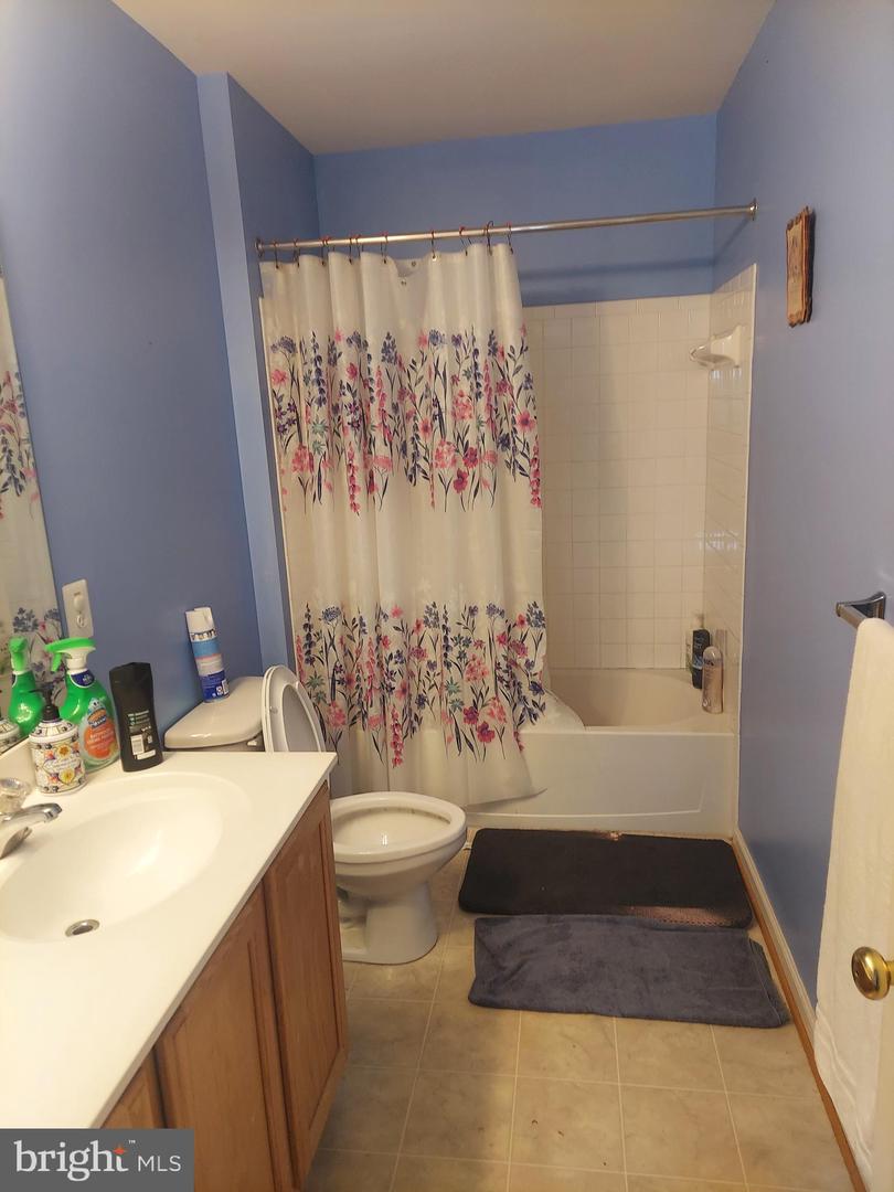 13203 Falling Water Ct Property Photo 2
