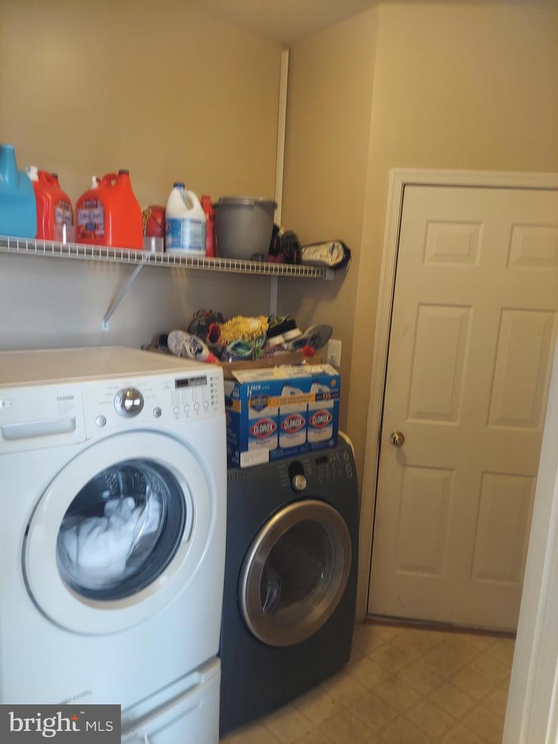13203 Falling Water Ct Property Photo 12