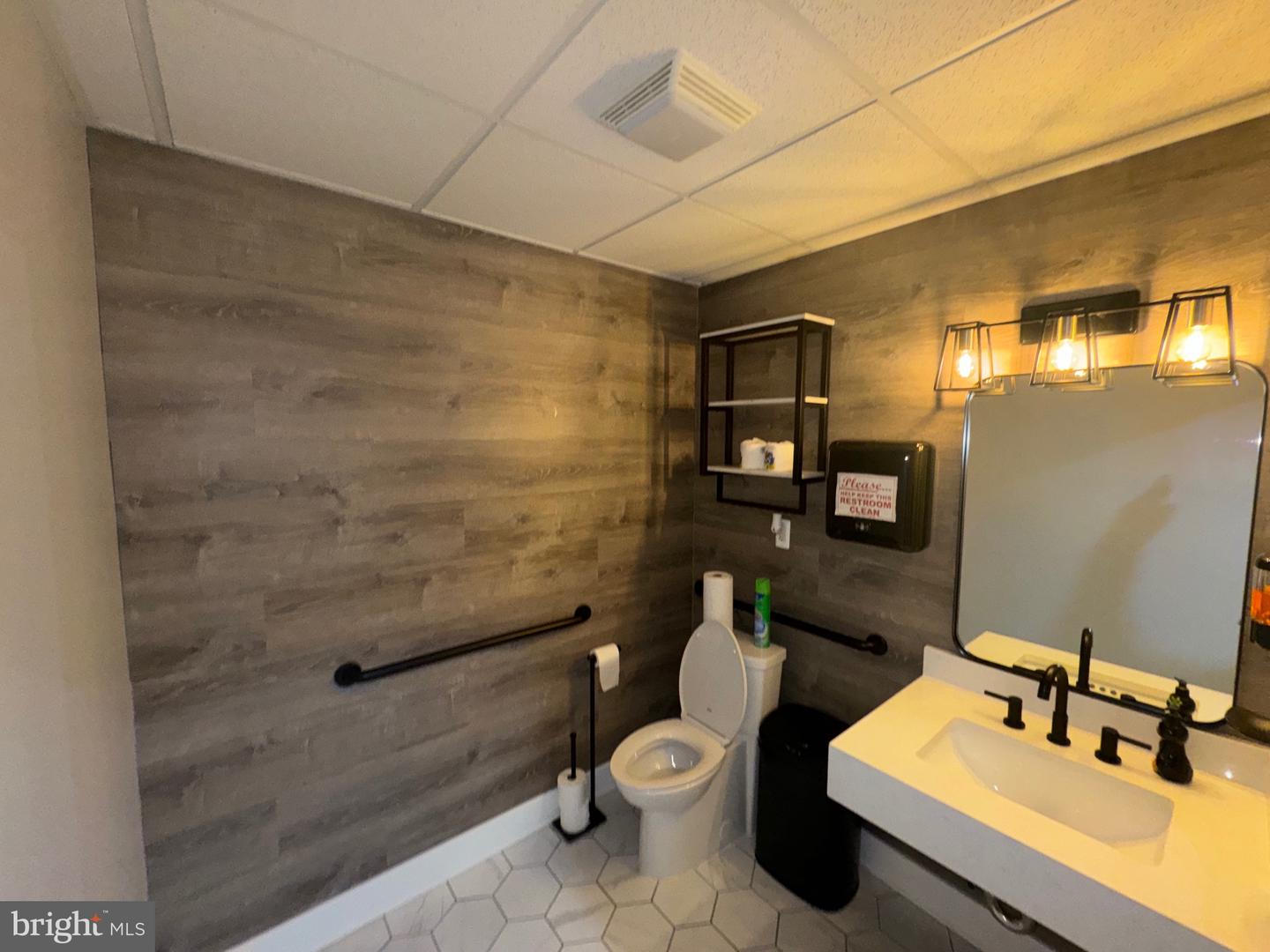 7821 Property Photo 13
