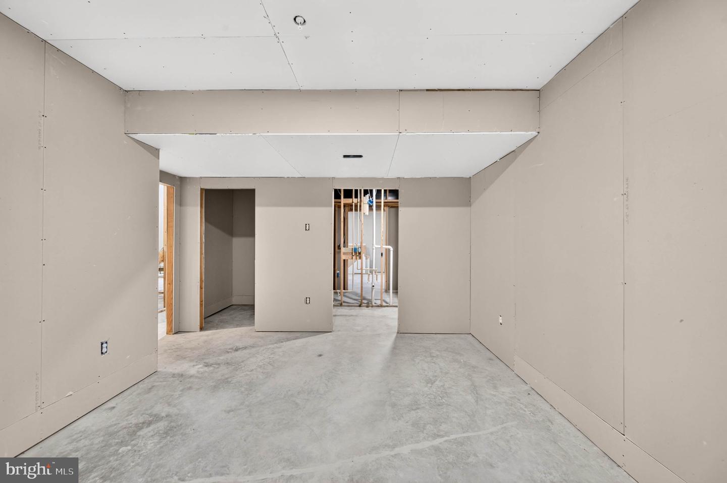 15503 Sir Edwards Dr Property Photo 27