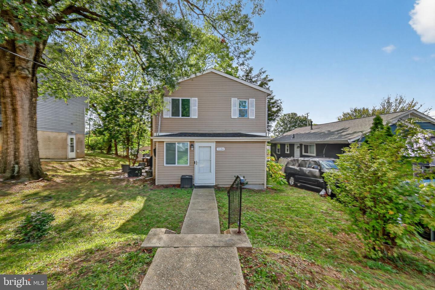 1104 Indo Property Photo 1
