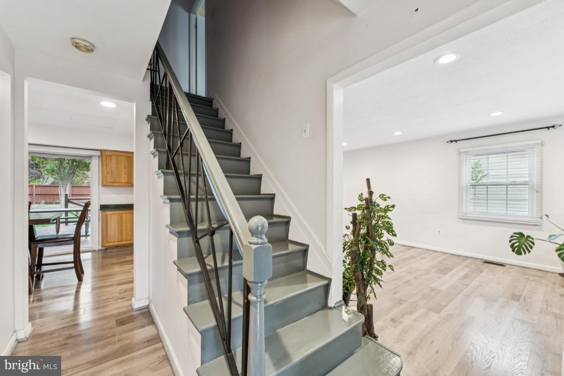 12021 Twin Cedar Ln Property Photo 3