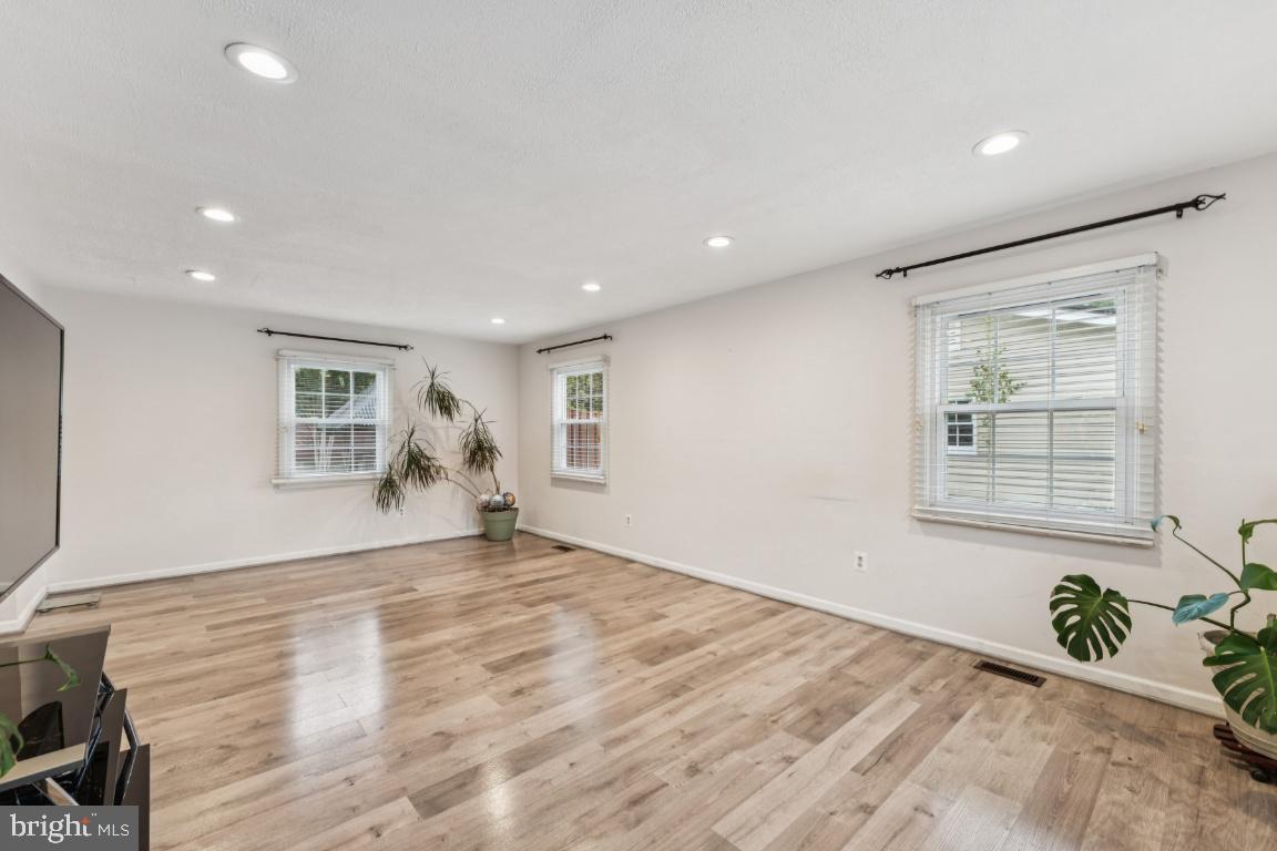 12021 Twin Cedar Ln Property Photo 4