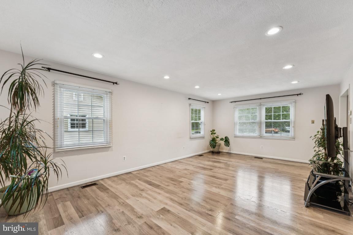 12021 Twin Cedar Ln Property Photo 6