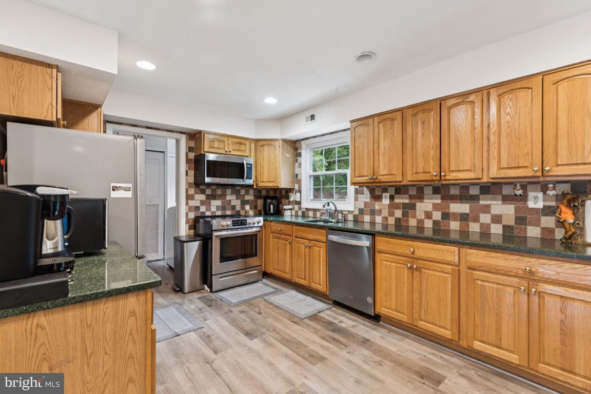 12021 Twin Cedar Ln Property Photo 8