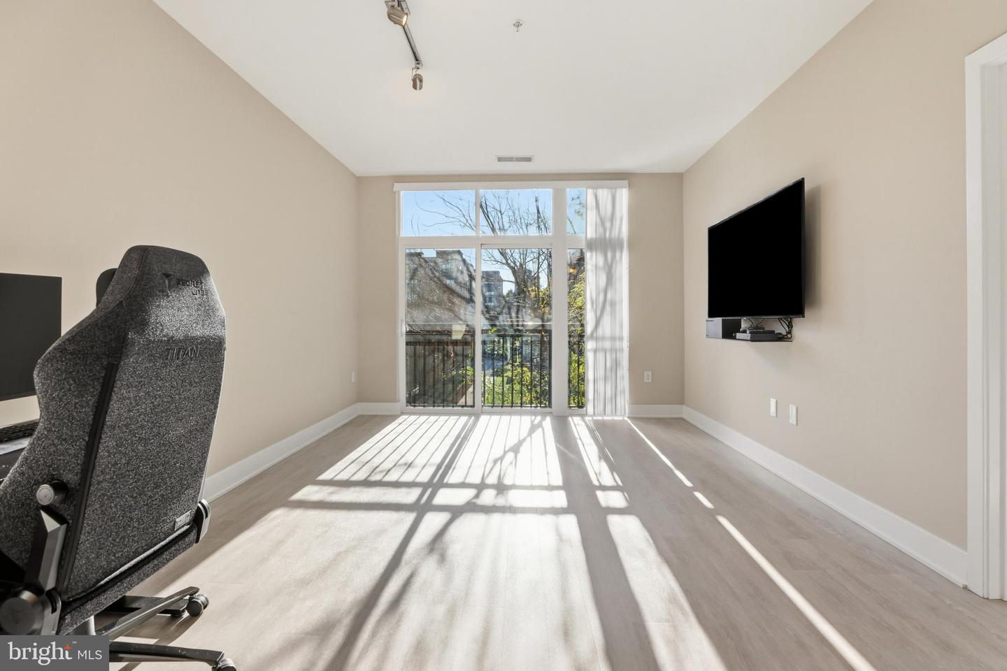 145 Riverhaven Dr #245 Property Photo 10