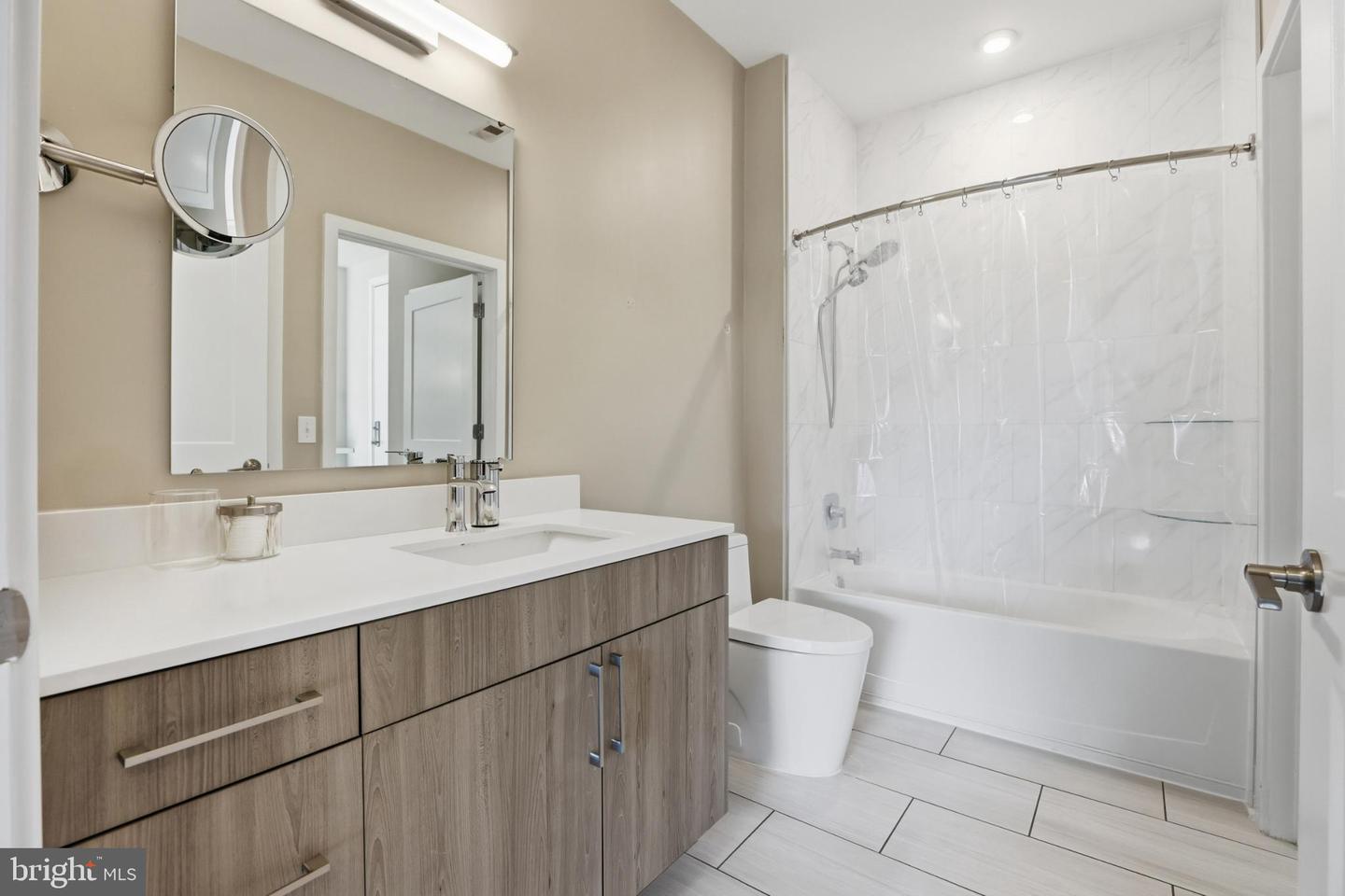 145 Riverhaven Dr #245 Property Photo 15