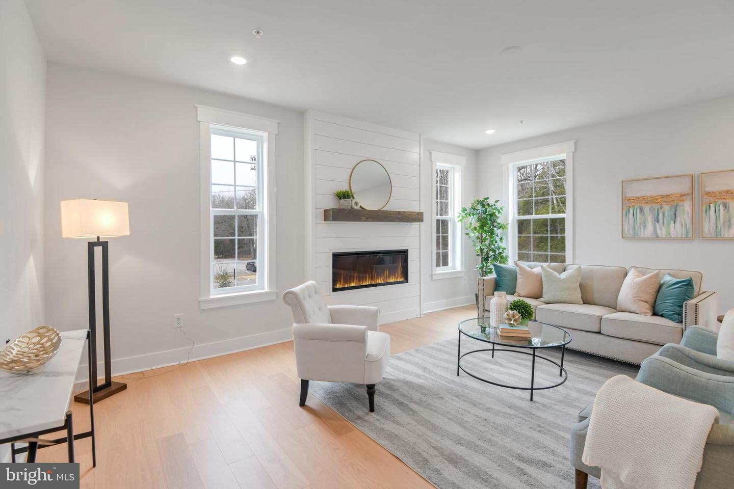 Eliana Court - Potomac Model Property Photo 13