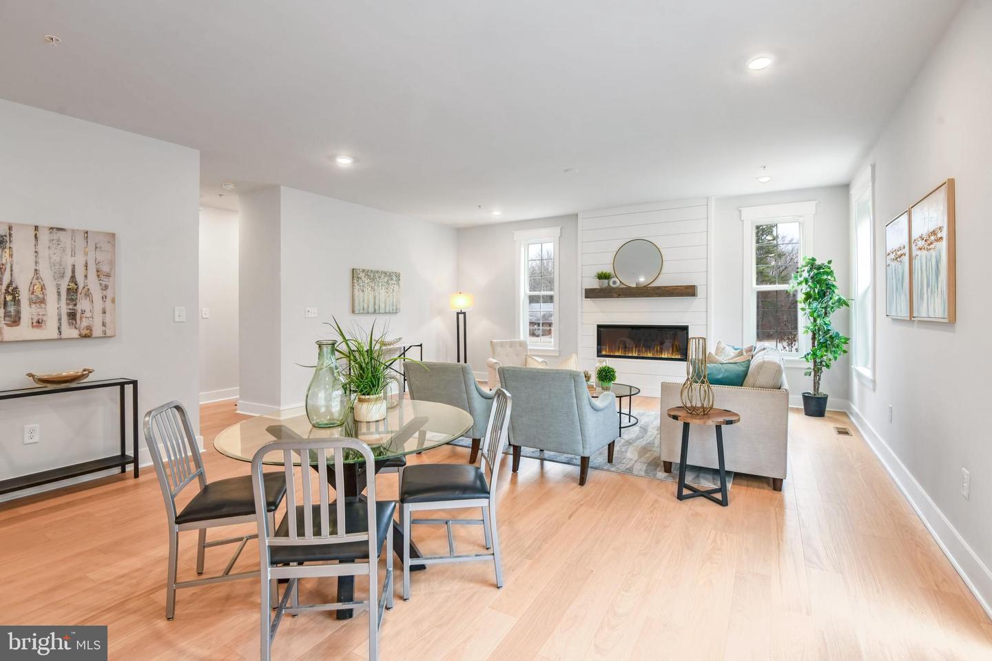Eliana Court - Potomac Model Property Photo 14