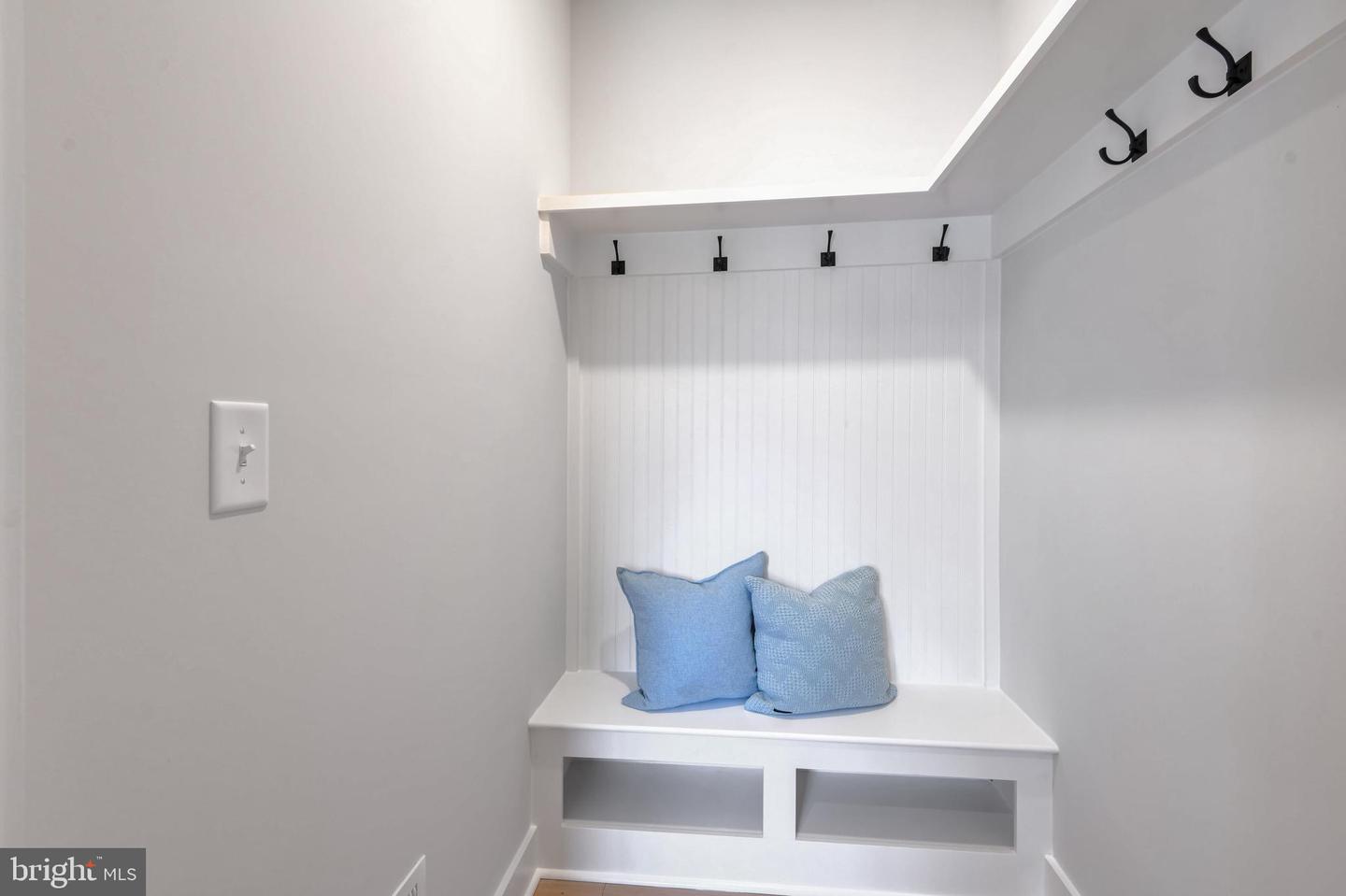 Eliana Court - Potomac Model Property Photo 18