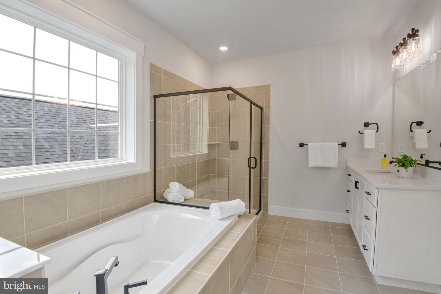 Eliana Court - Potomac Model Property Photo 25