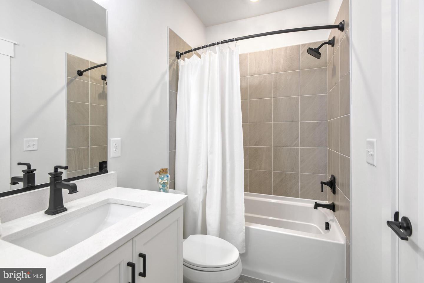Eliana Court - Potomac Model Property Photo 34