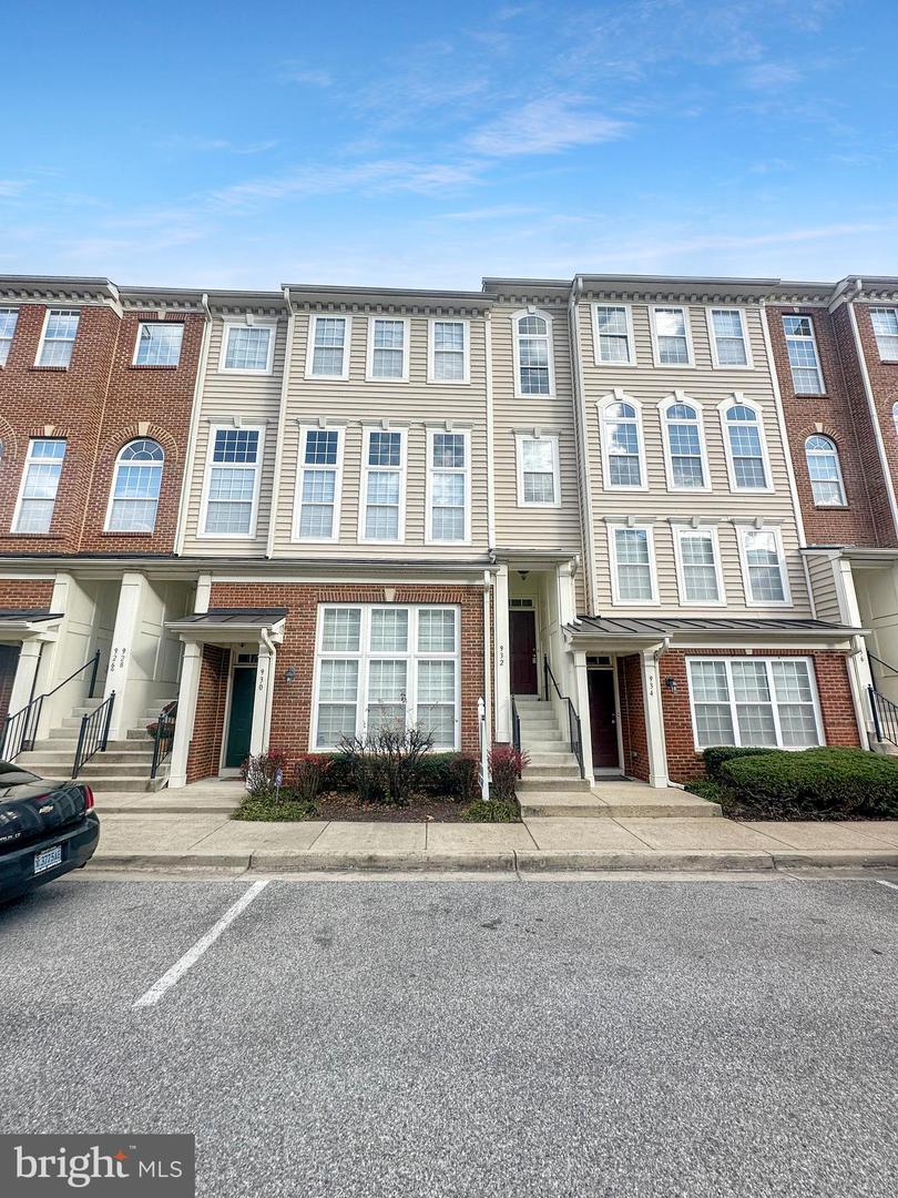 932 PINE FOREST LN #1706
