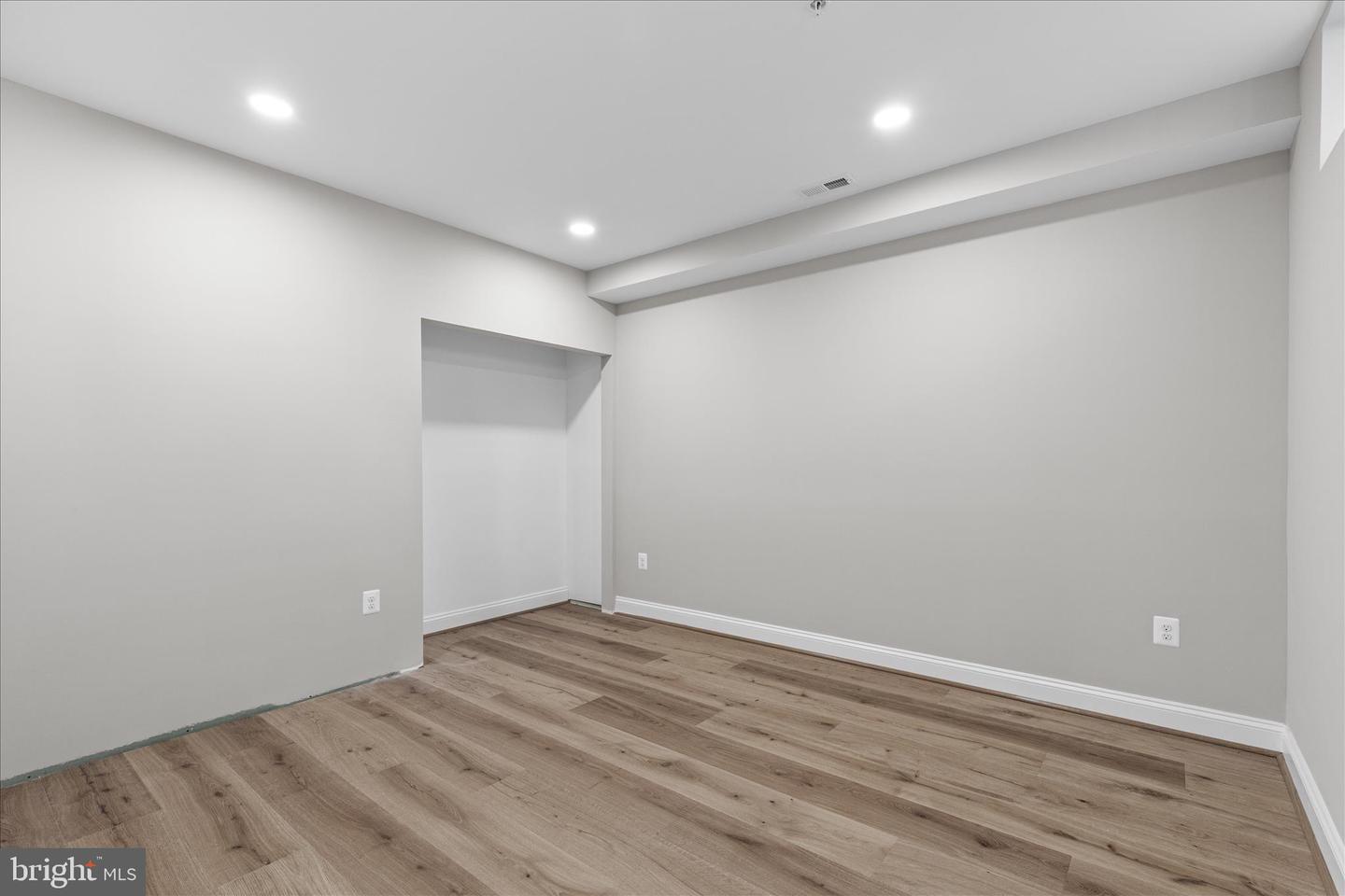 200 Lismore Dr Property Photo 43