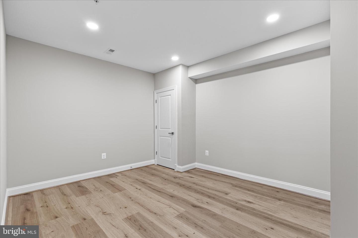 200 Lismore Dr Property Photo 44