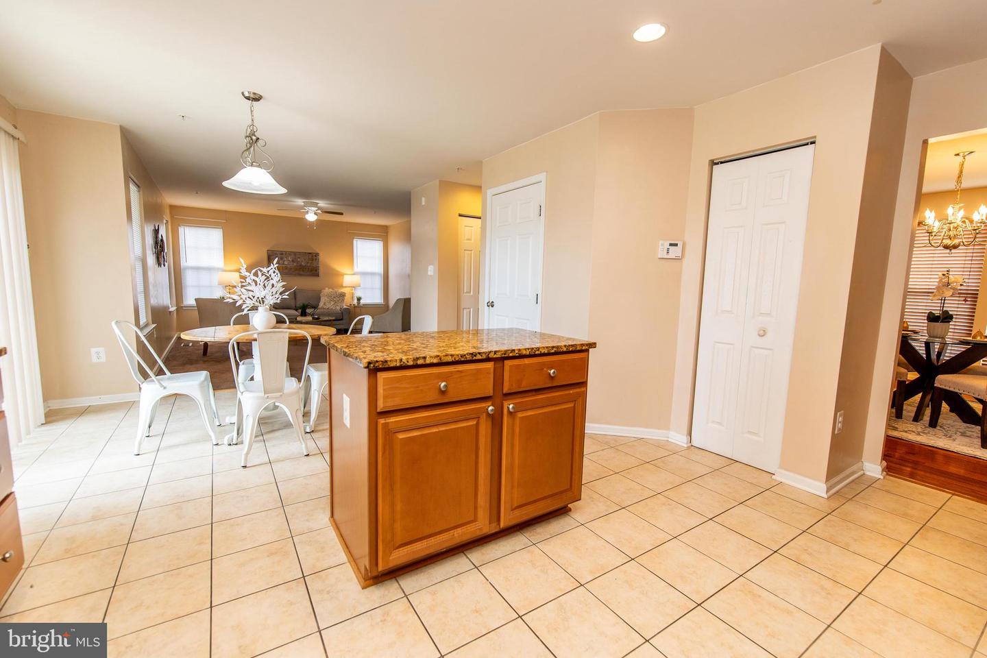 13400 Oaklands Manor Dr Property Photo 9