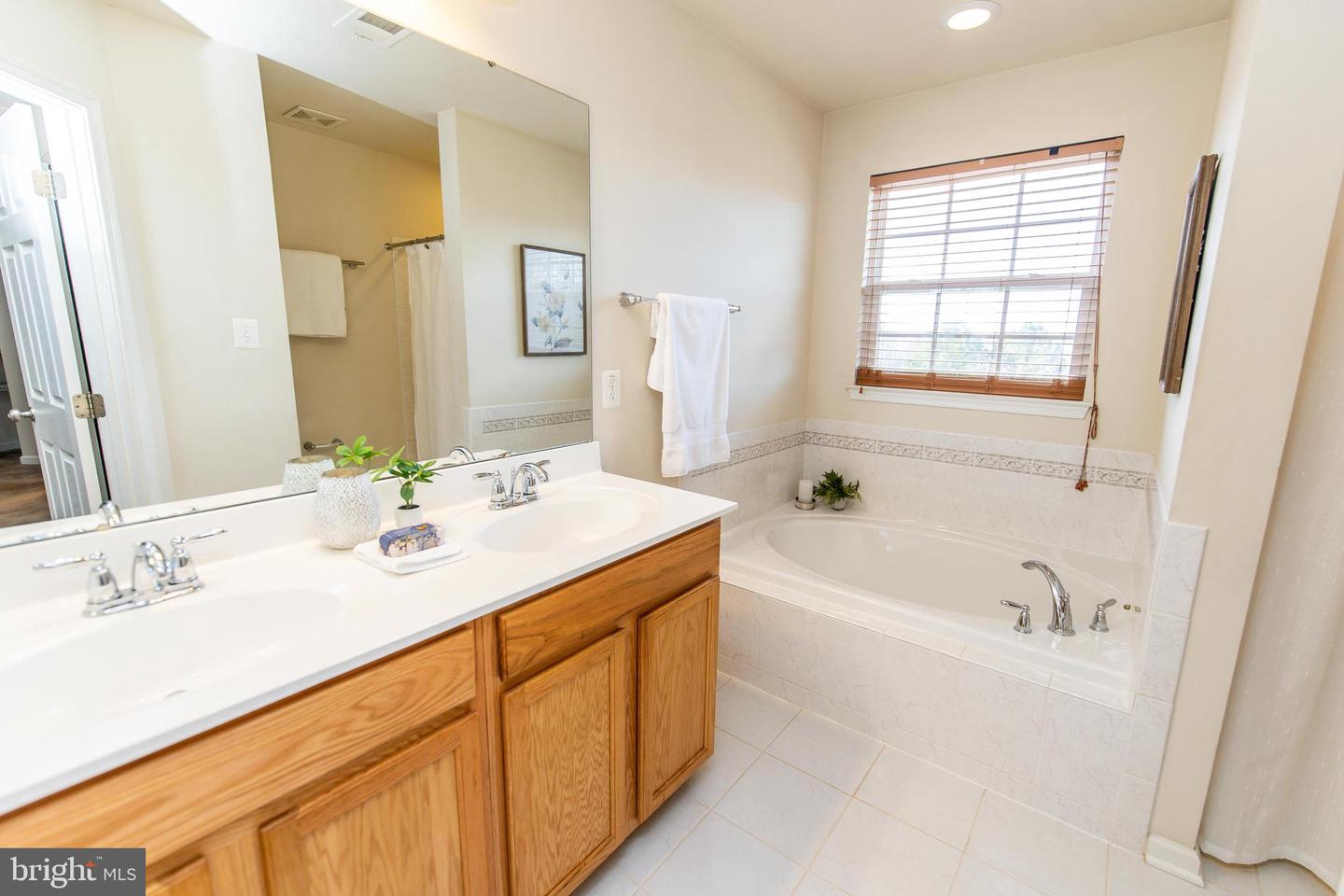 13400 Oaklands Manor Dr Property Photo 14