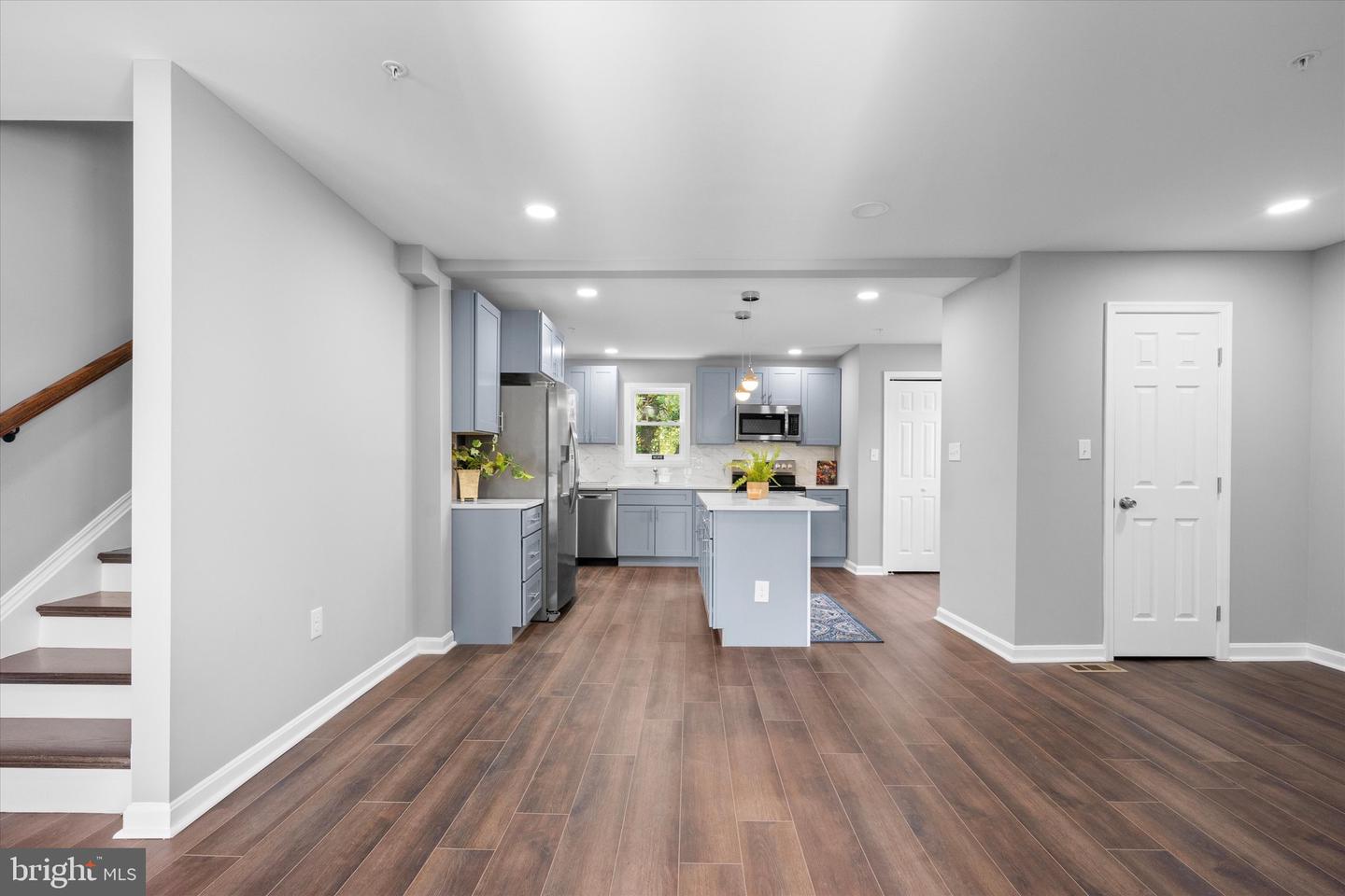 5209 Mount Airy Ln Property Photo 3