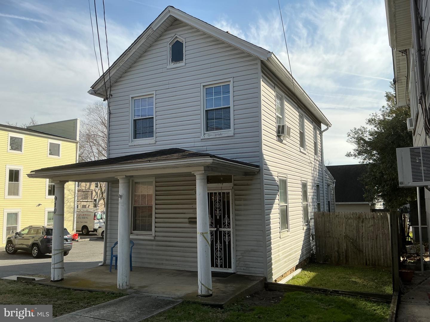 910 MONTGOMERY ST #A Property Photo 1