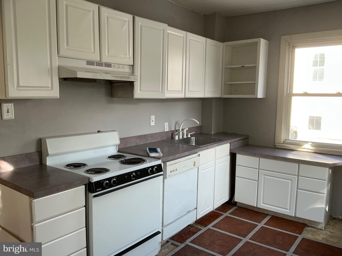 910 Montgomery St #a Property Photo 5