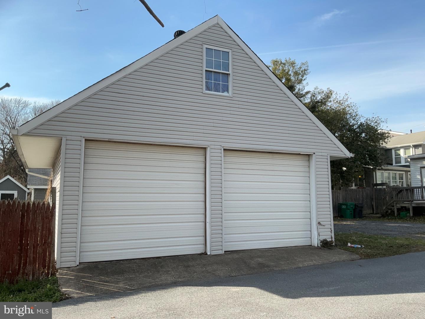910 Montgomery St #a Property Photo 11