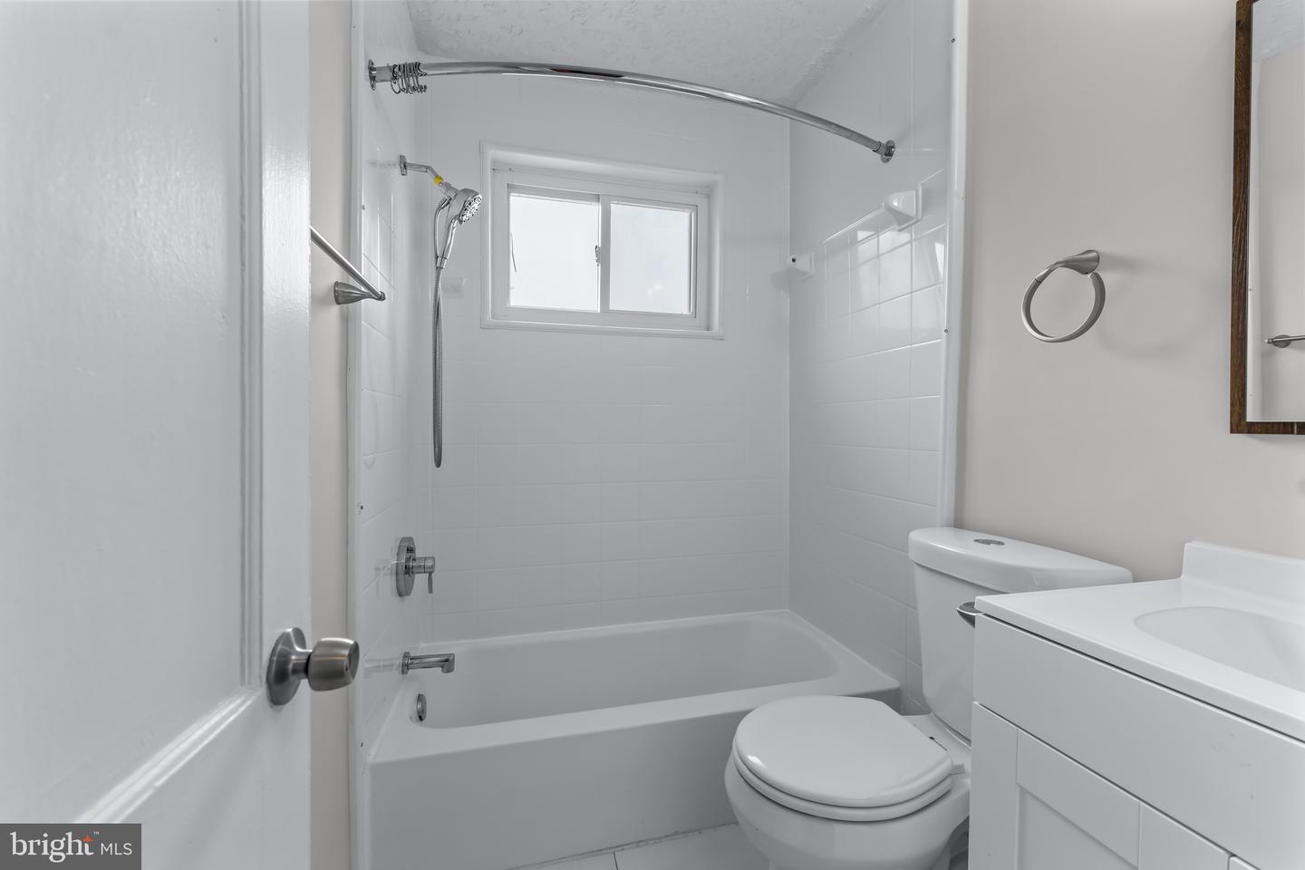 738 Neptune Ave Property Photo 14