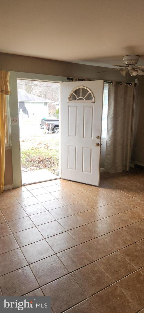 8120 Allendale Dr Property Photo 5