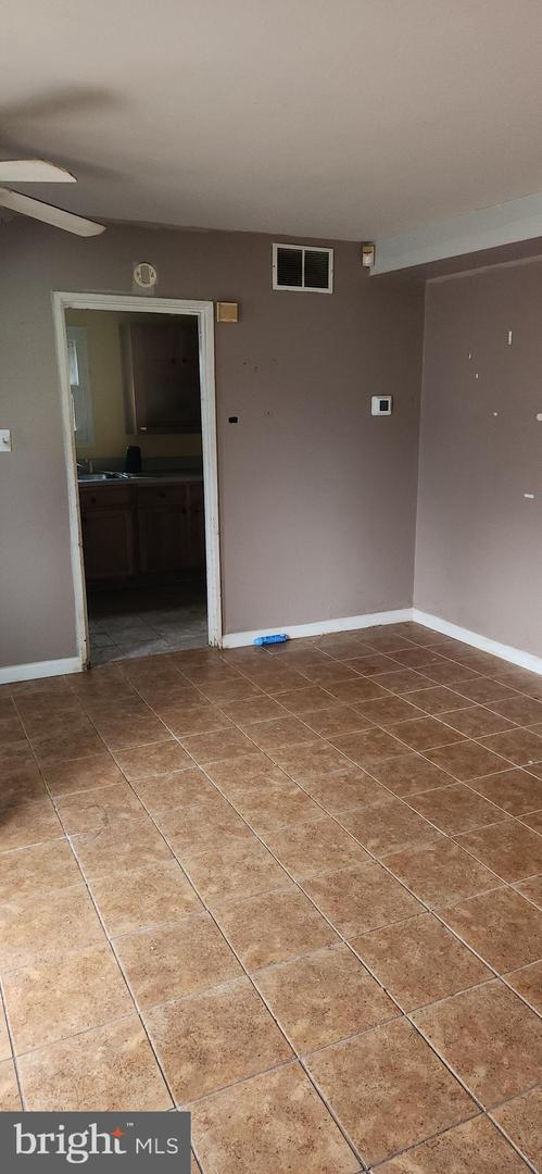 8120 Allendale Dr Property Photo 6