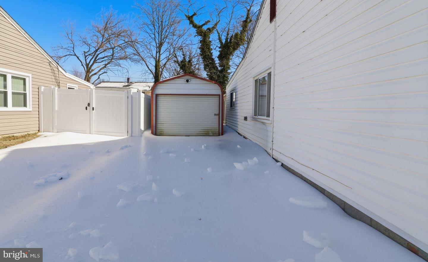 6914 Elkins Ave Property Photo 3