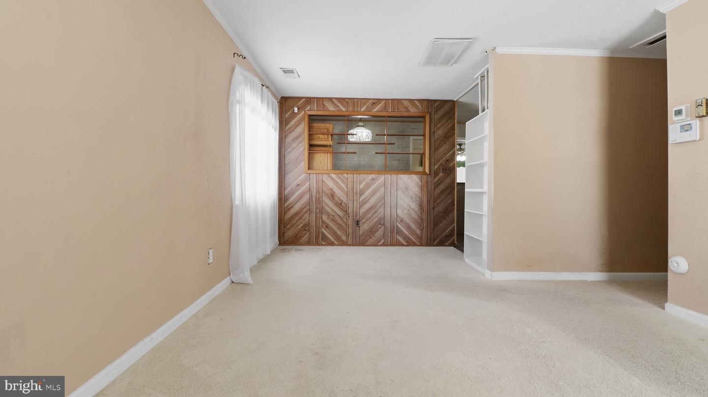 6914 Elkins Ave Property Photo 5