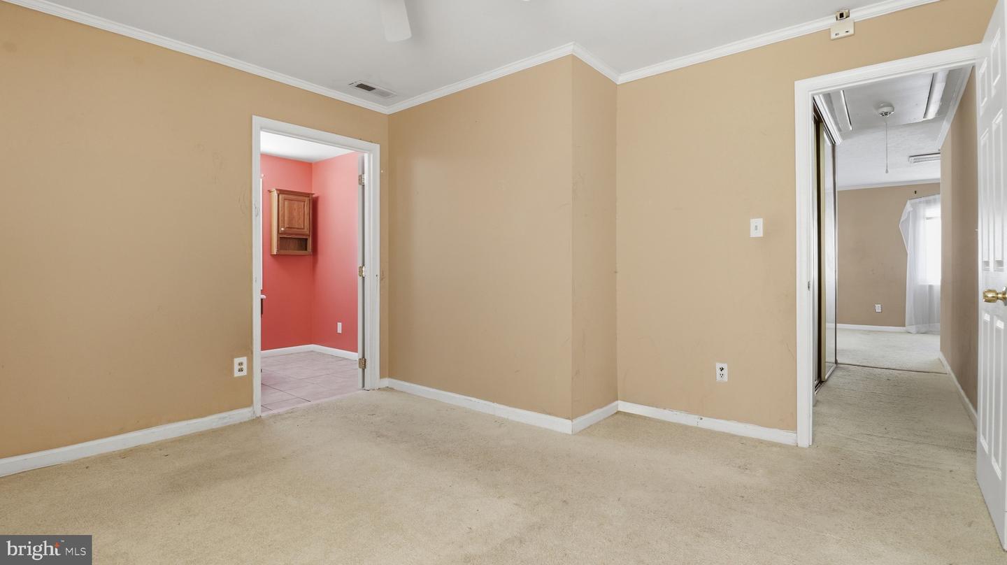 6914 Elkins Ave Property Photo 11