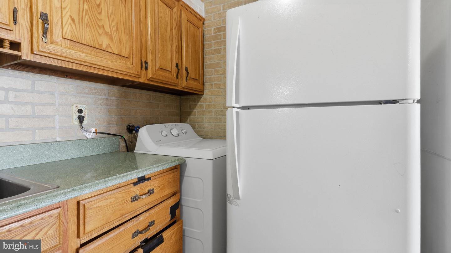 6914 Elkins Ave Property Photo 12