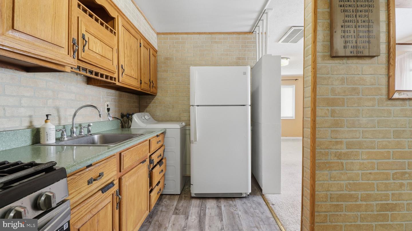 6914 Elkins Ave Property Photo 30