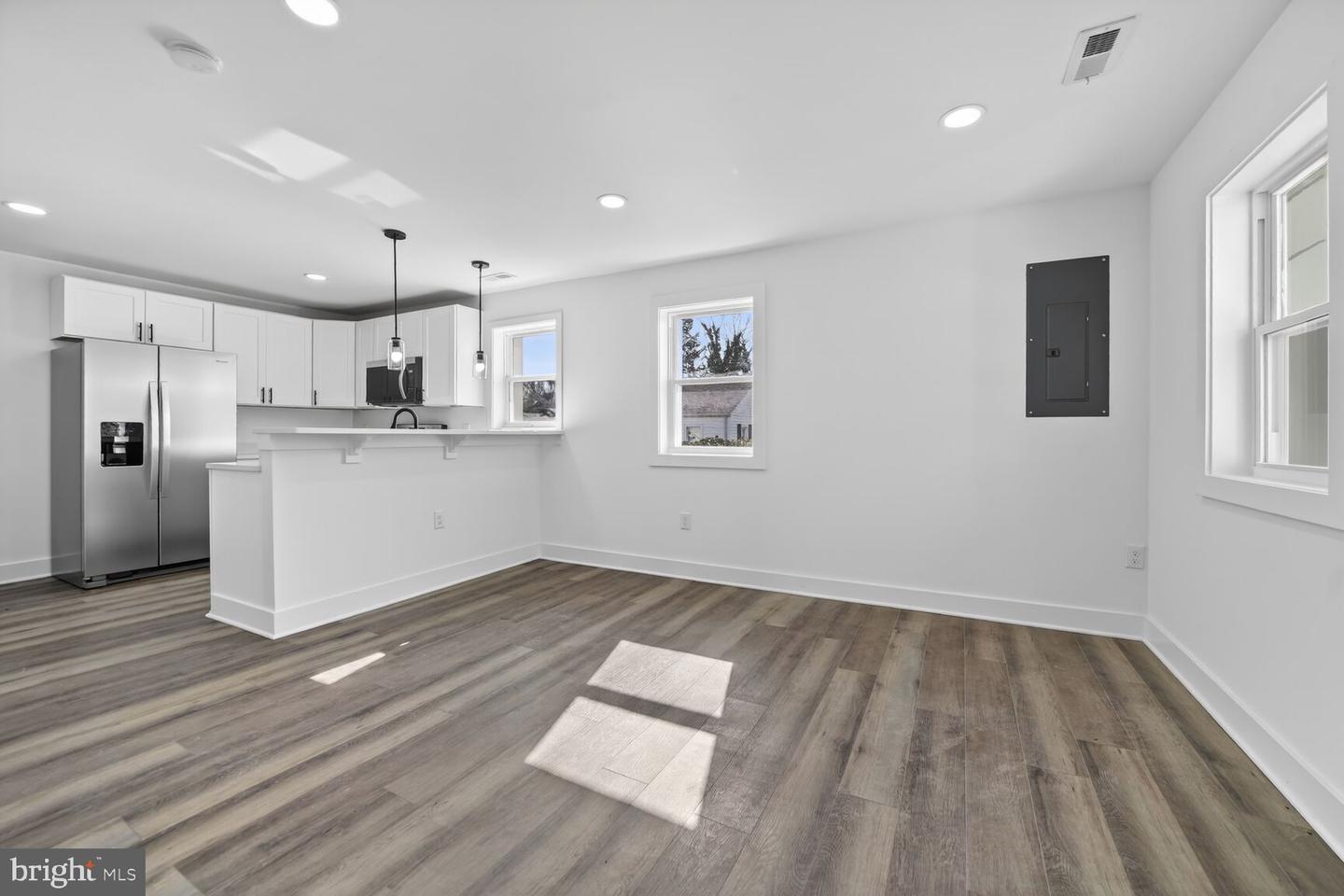 4312 Vine St Property Photo 3
