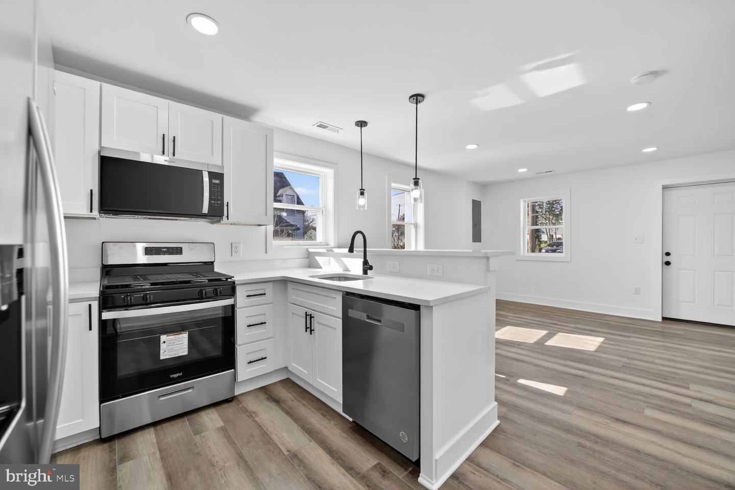 4312 Vine St Property Photo 6