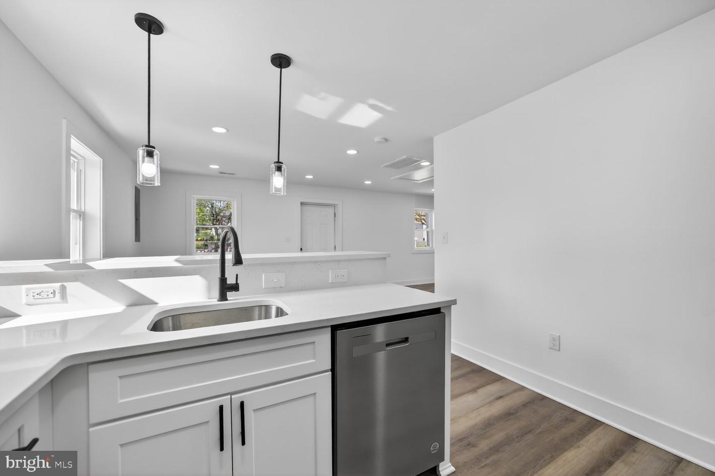 4312 Vine St Property Photo 7