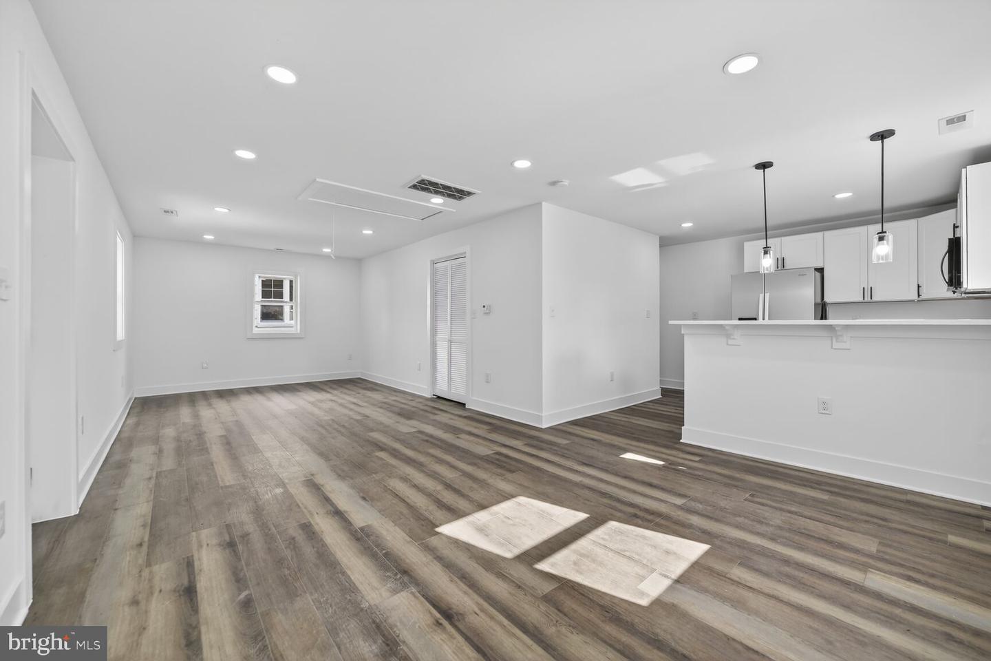 4312 Vine St Property Photo 9
