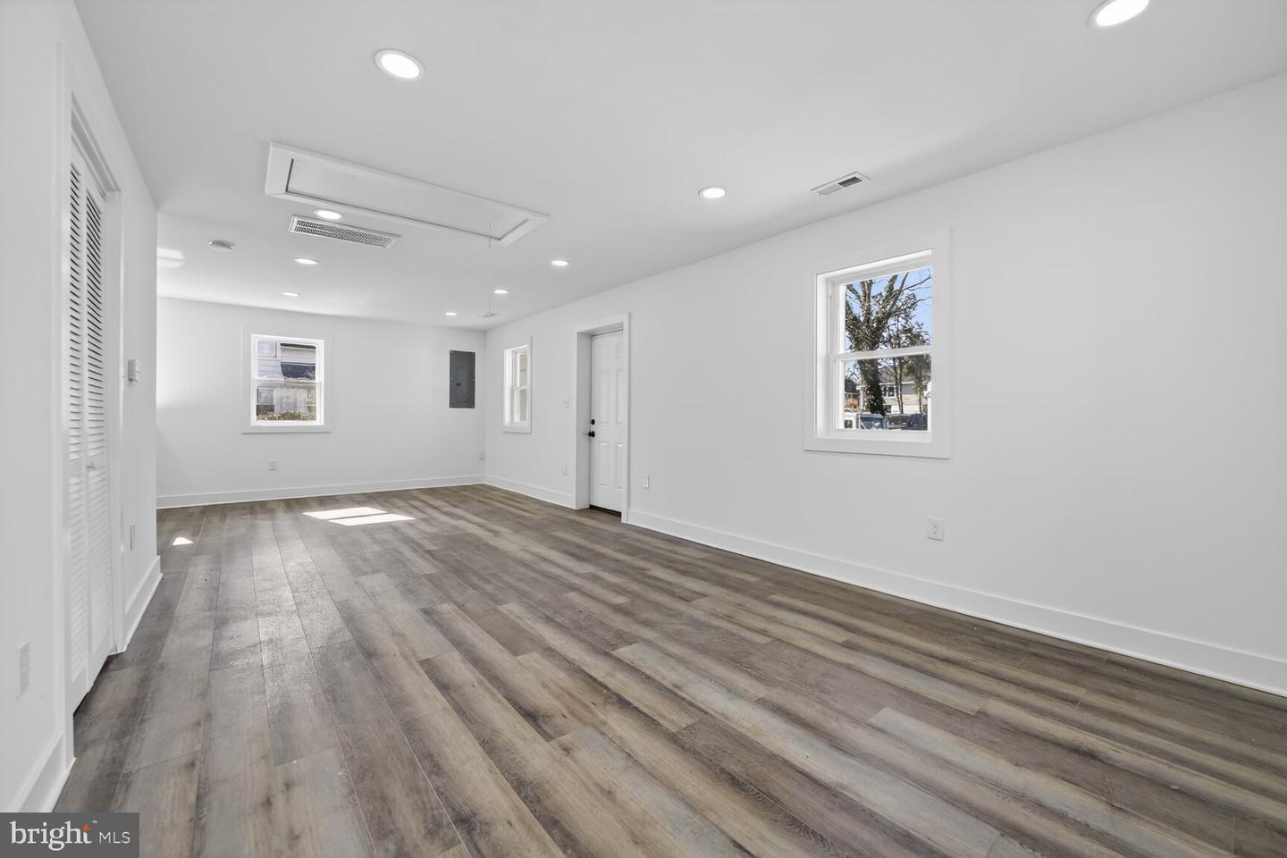 4312 Vine St Property Photo 11