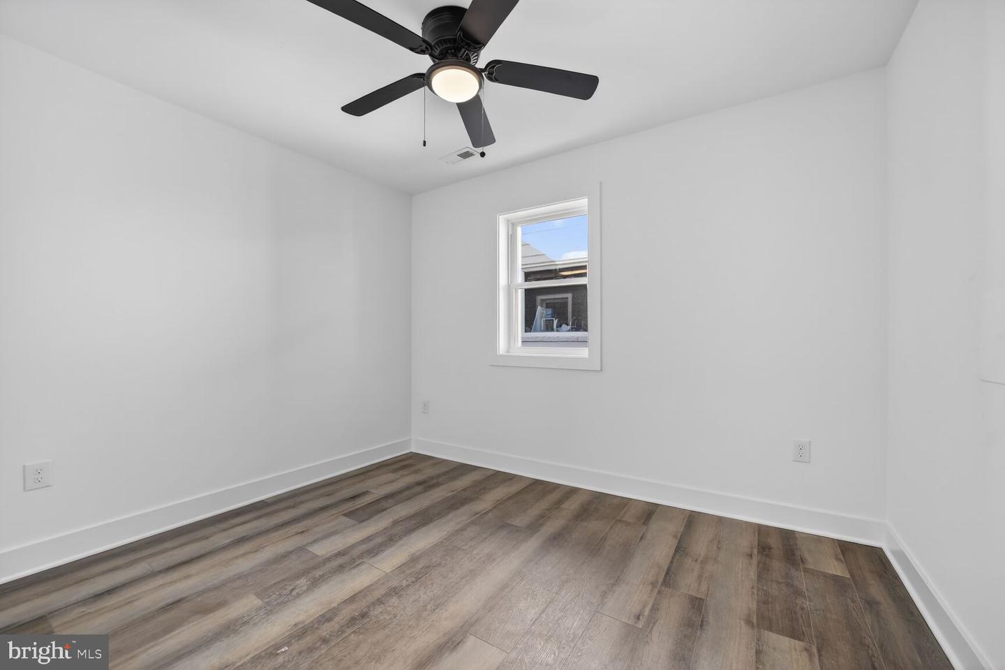 4312 Vine St Property Photo 19