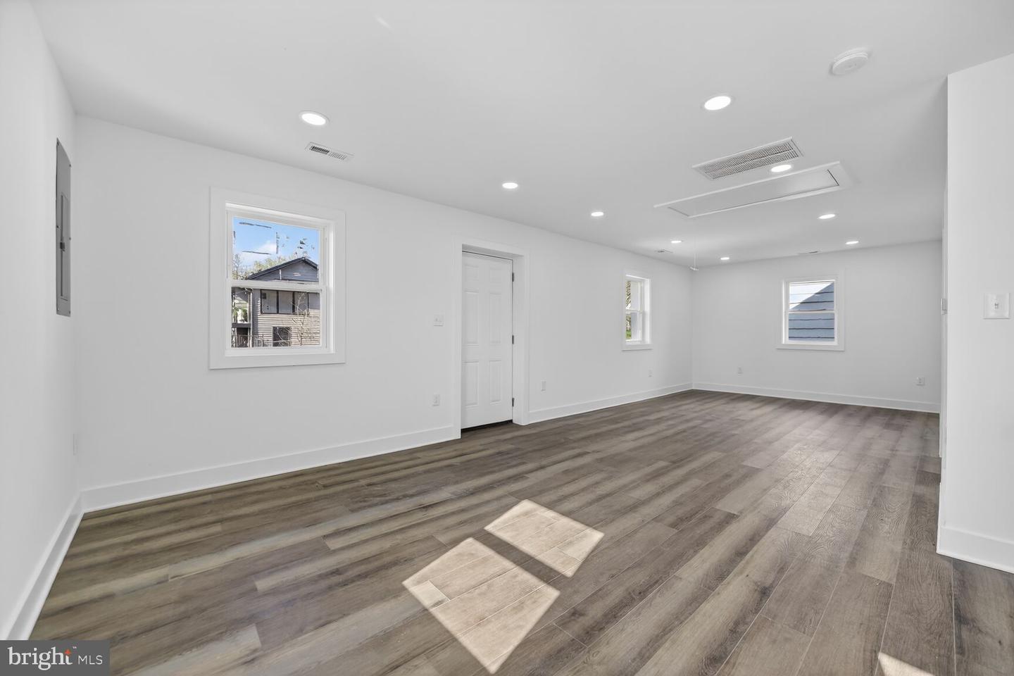 4312 Vine St Property Photo 23