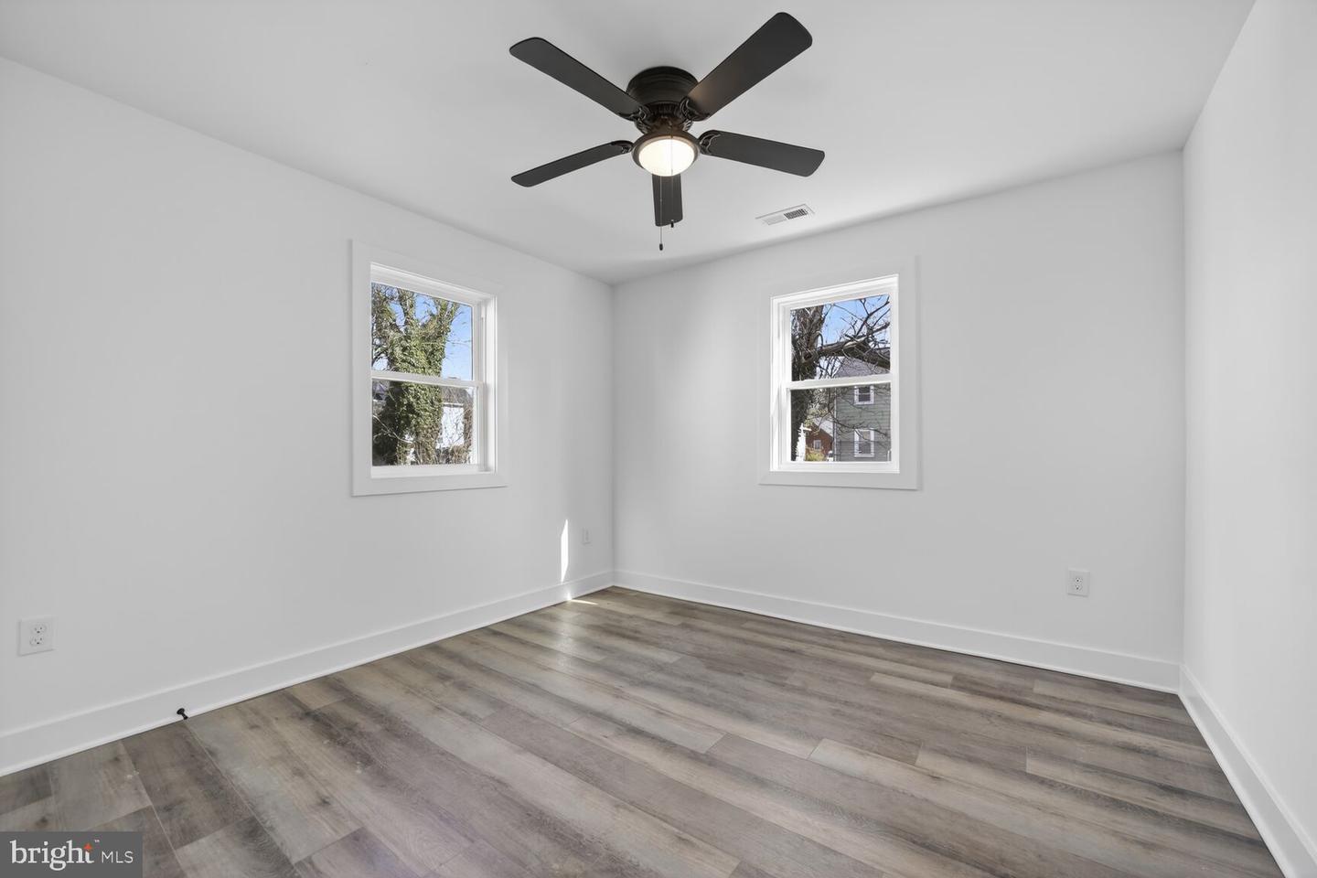 4312 Vine St Property Photo 24